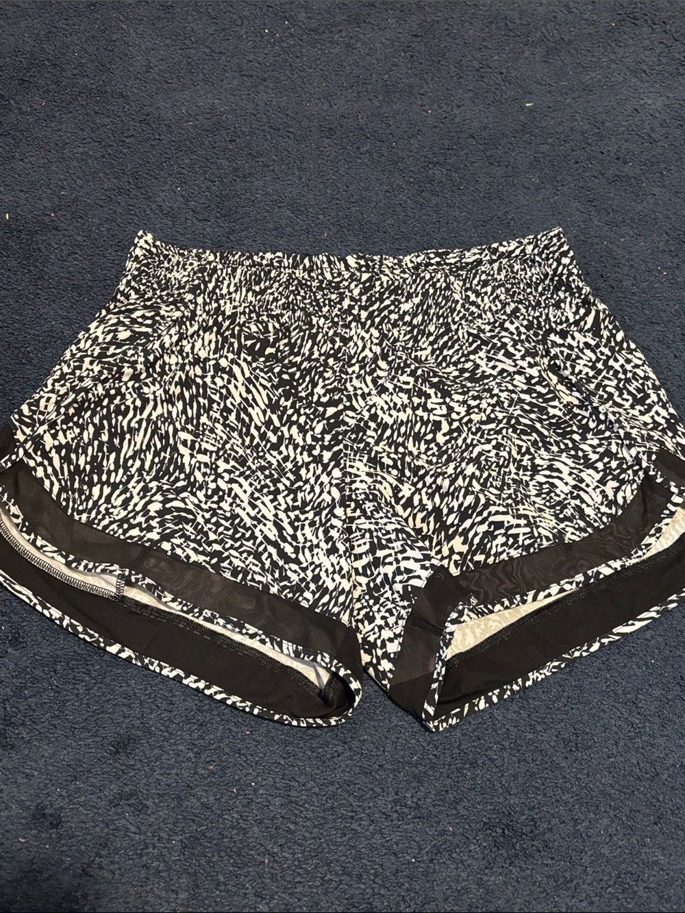 Athleta mesh racer run short 4”